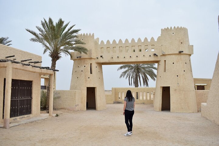 Qatar West Coast tour to Richard Serra Sculpture and Mushroom Rock Formation photo 7